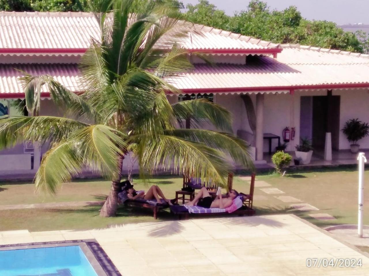 Nilakma Lagoon Negombo Exteriör bild