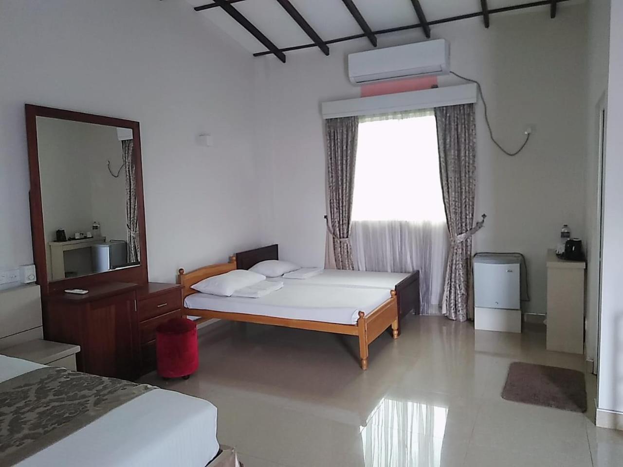 Nilakma Lagoon Negombo Exteriör bild