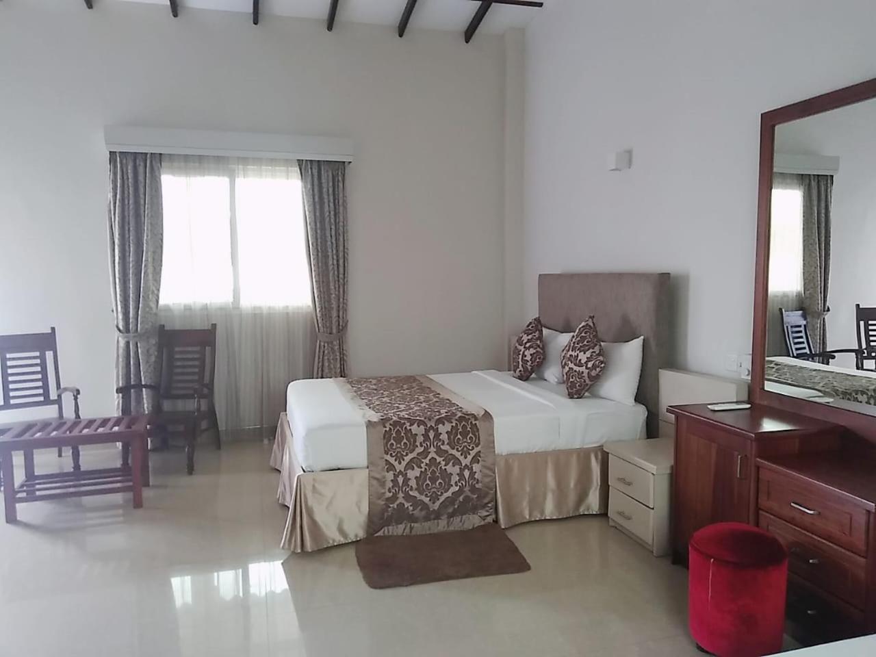 Nilakma Lagoon Negombo Exteriör bild